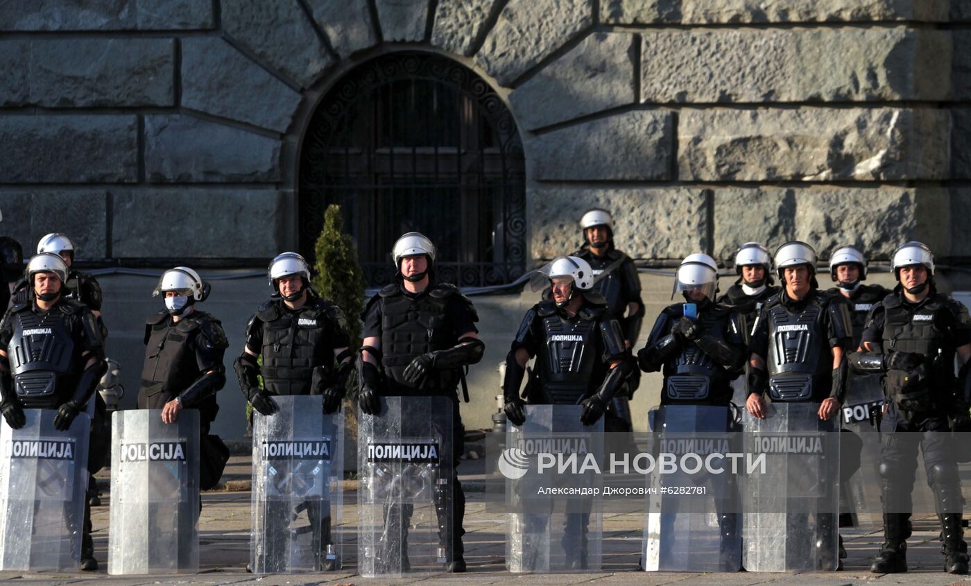 В Белграде продолжаются протесты