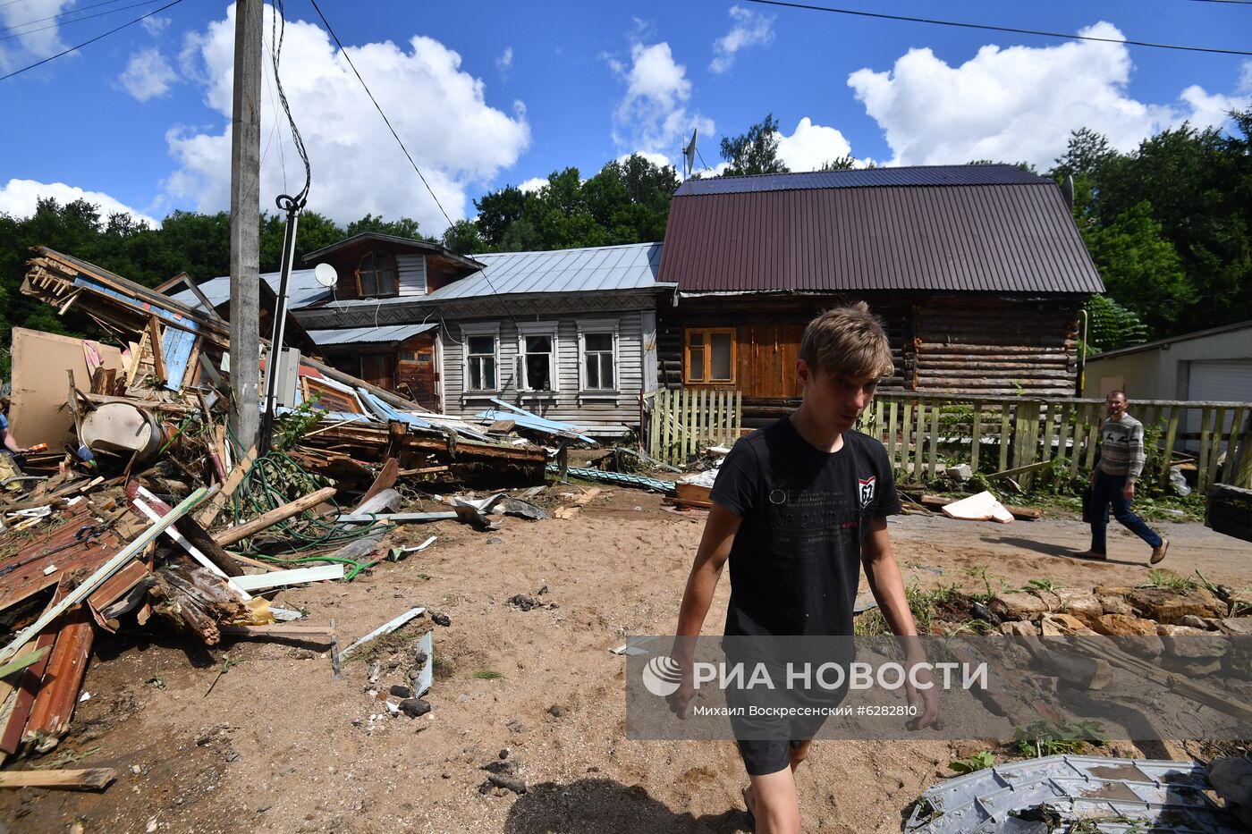 Последствия прорыва дамбы в Подмосковье