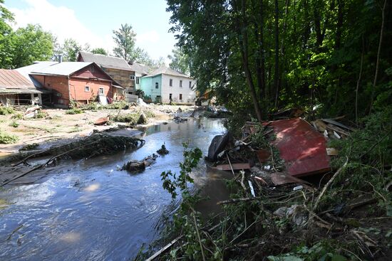 Последствия прорыва дамбы в Подмосковье