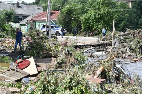 Последствия прорыва дамбы в Подмосковье