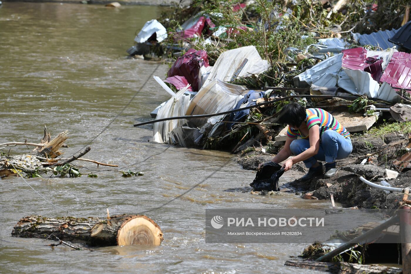 Последствия прорыва дамбы в Подмосковье