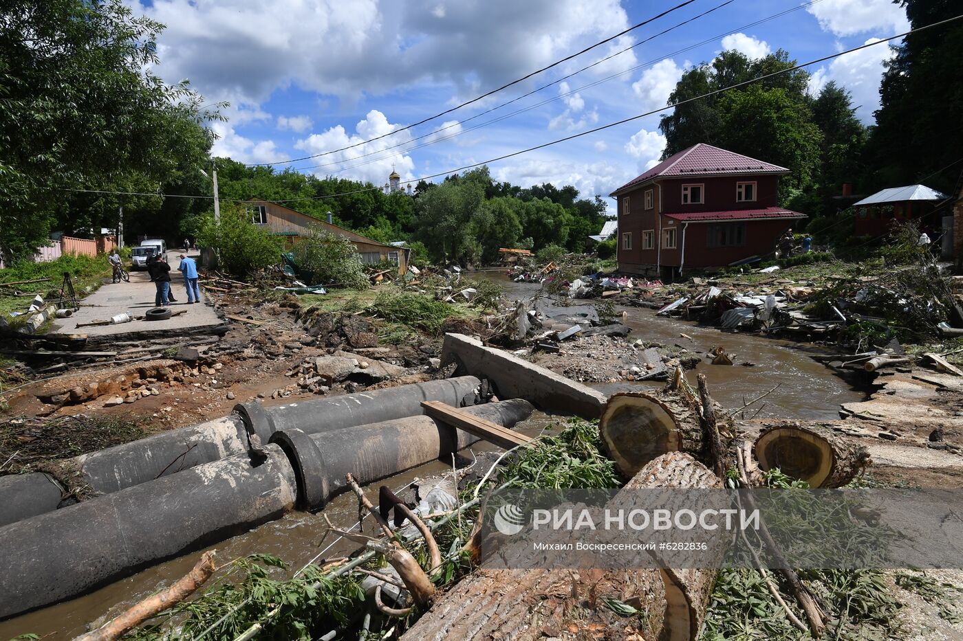 Последствия прорыва дамбы в Подмосковье