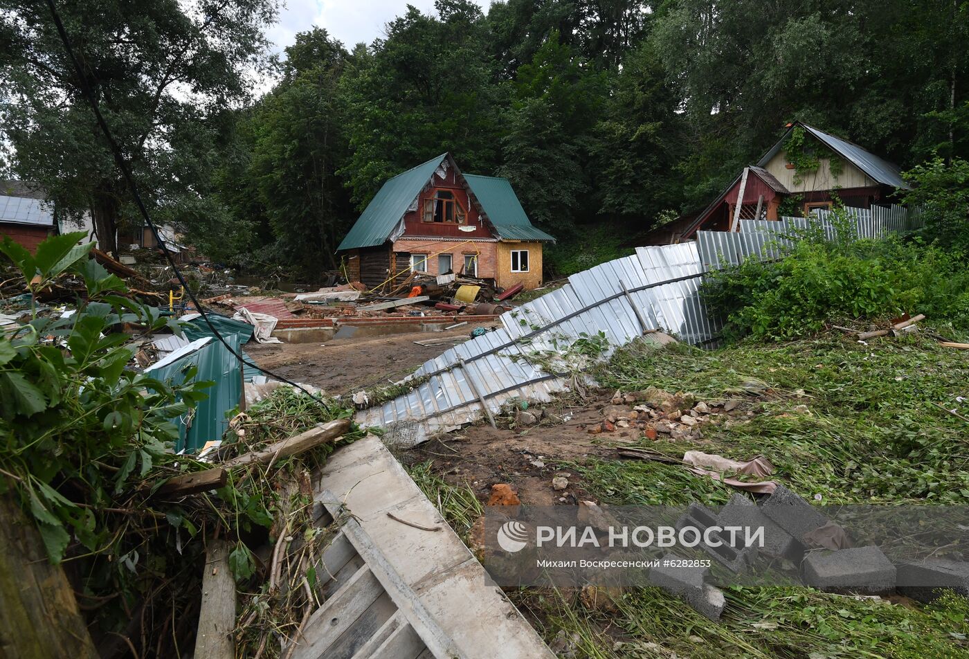 Последствия прорыва дамбы в Подмосковье