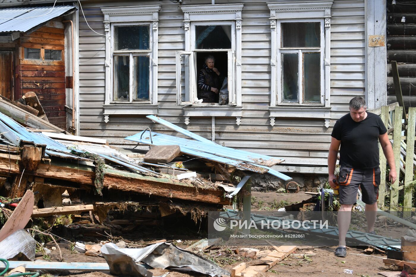 Последствия прорыва дамбы в Подмосковье