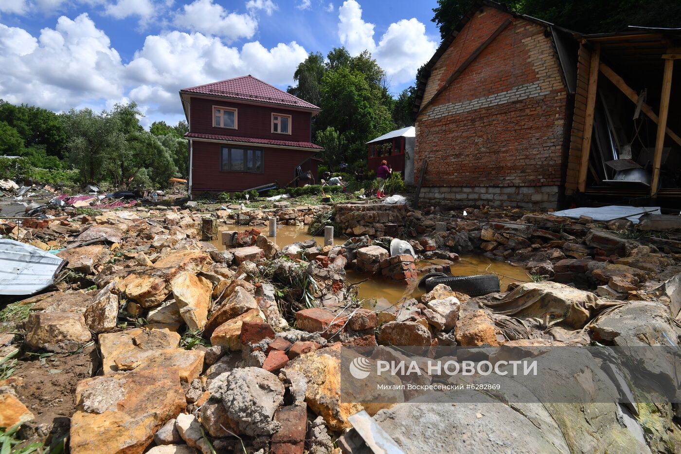 Последствия прорыва дамбы в Подмосковье