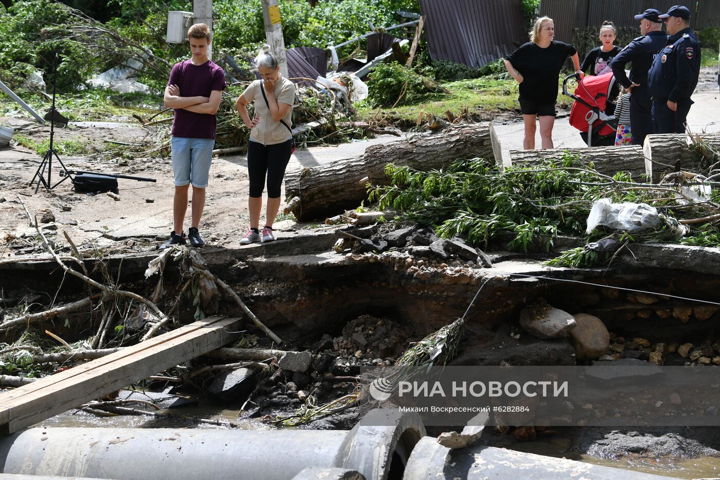 Последствия прорыва дамбы в Подмосковье
