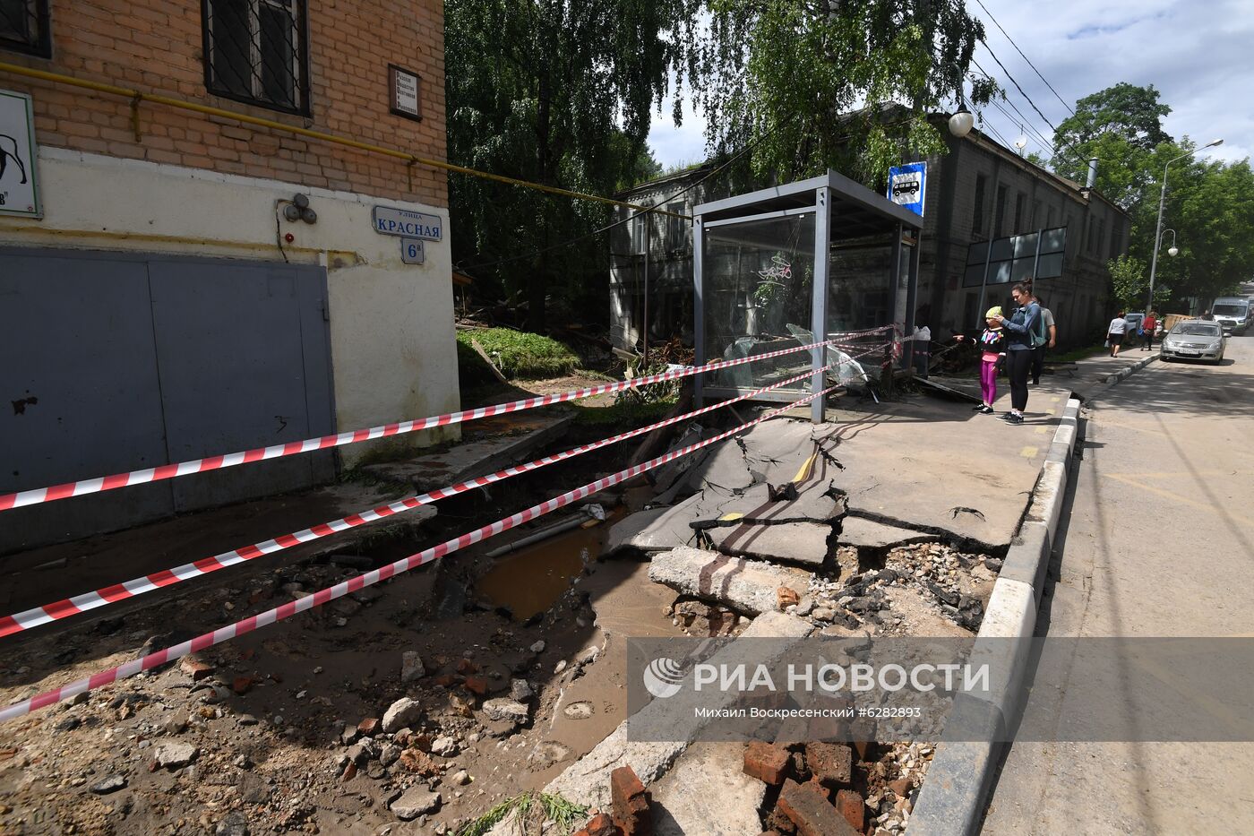 Последствия прорыва дамбы в Подмосковье