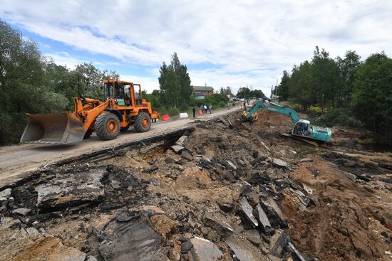 Последствия прорыва дамбы в Подмосковье