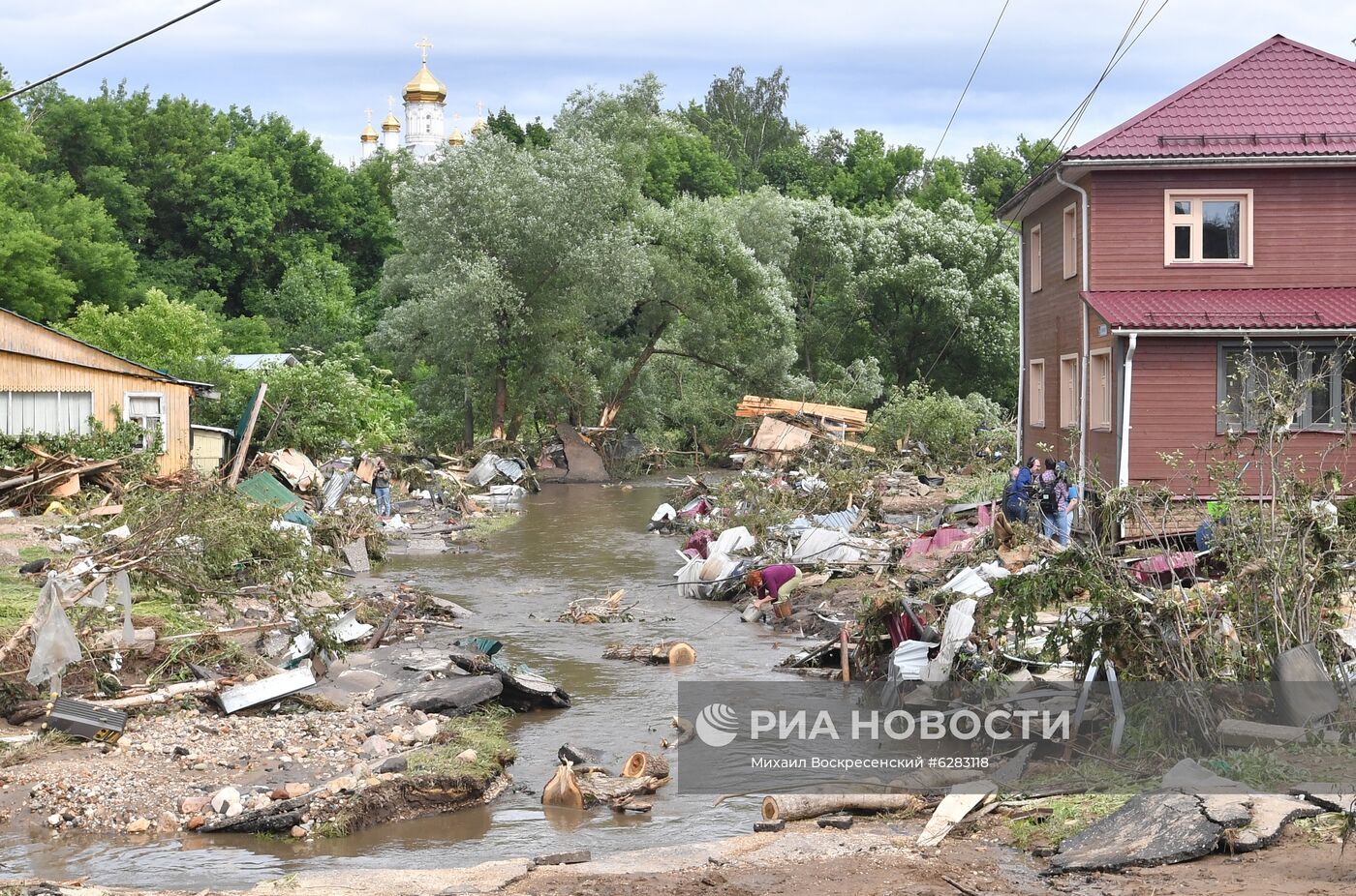 Последствия прорыва дамбы в Подмосковье