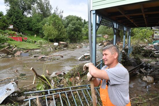 Последствия прорыва дамбы в Подмосковье