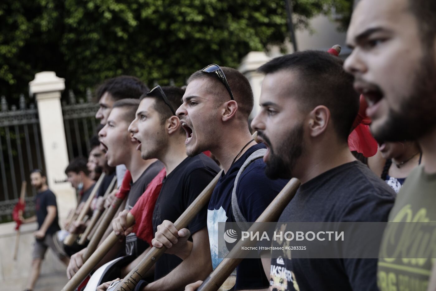 Акция в Афинах против запрета на проведение митингов