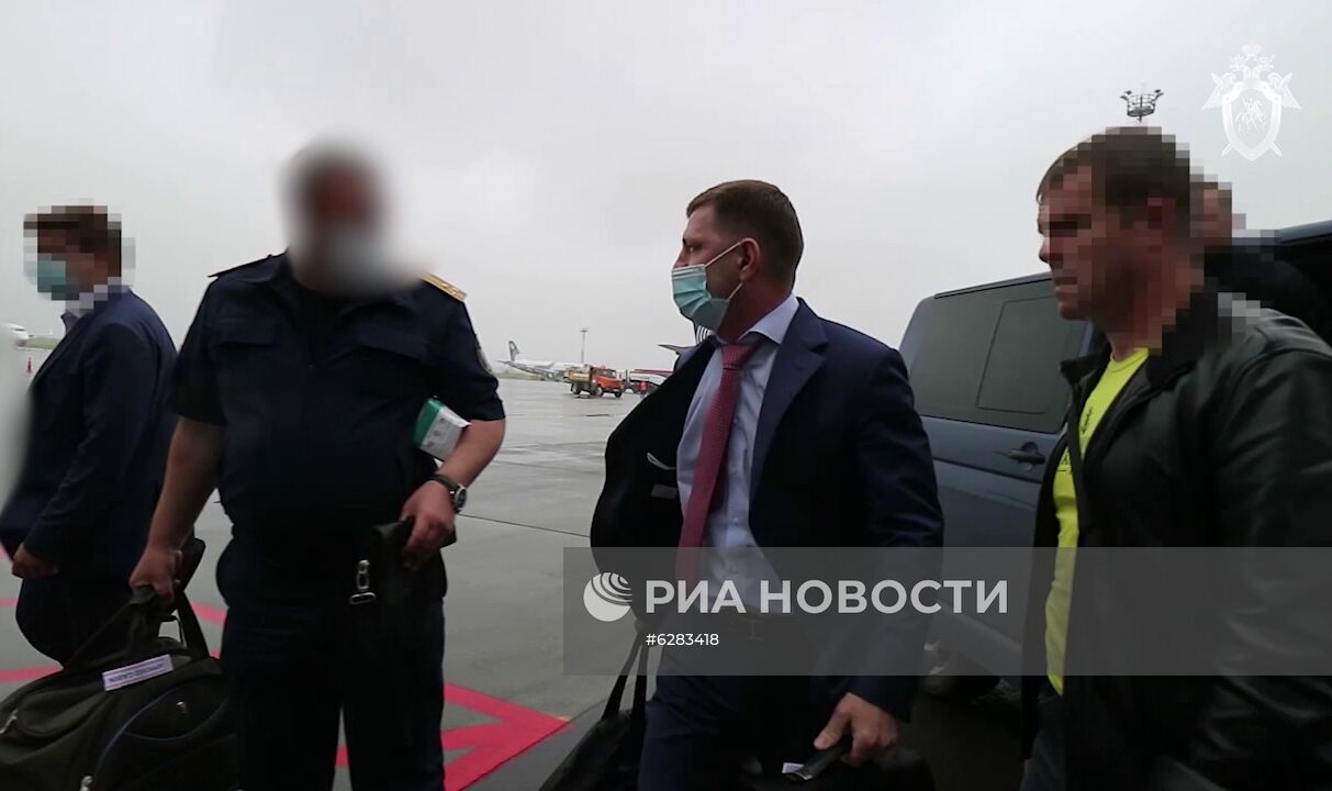 Губернатора Хабаровского края Сергея Фургала доставили в Москву