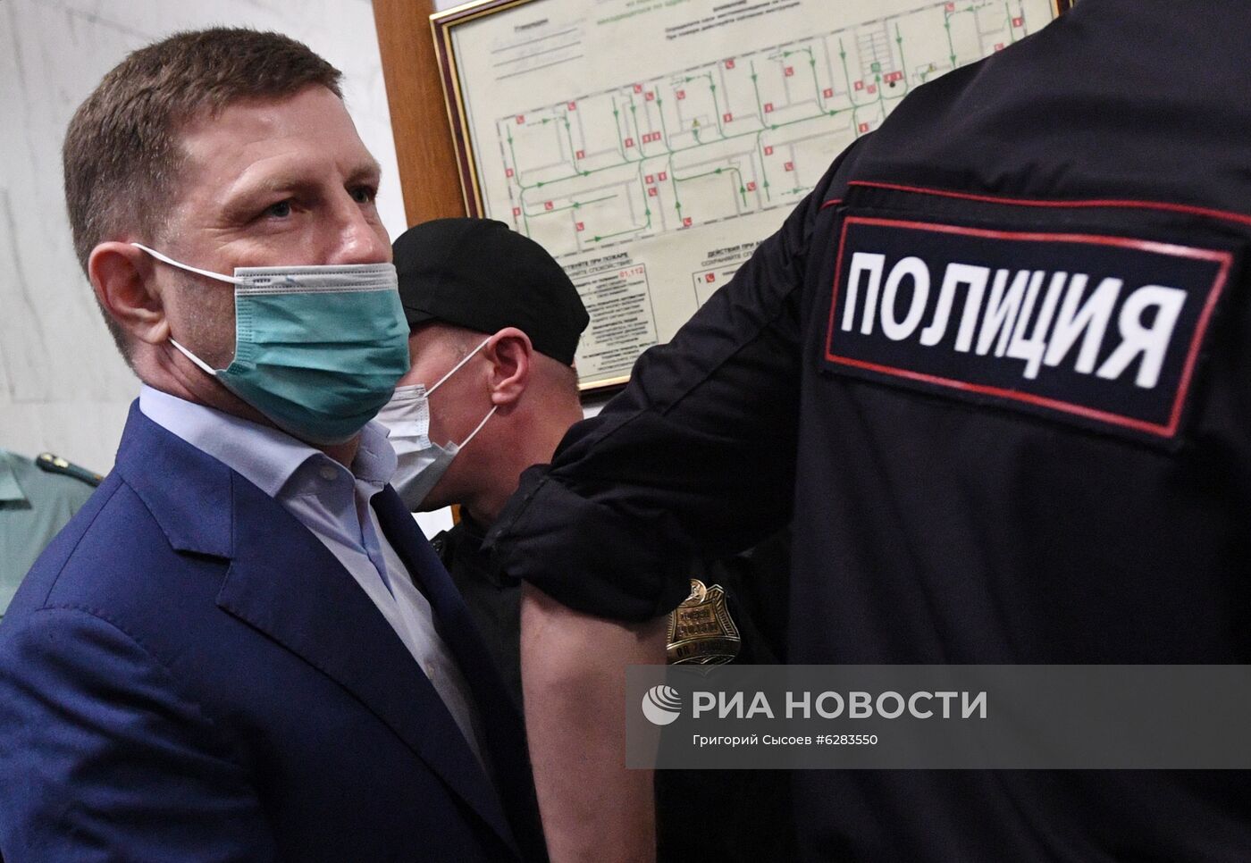 Избрание меры пресечения губернатору Хабаровского края С. Фургалу