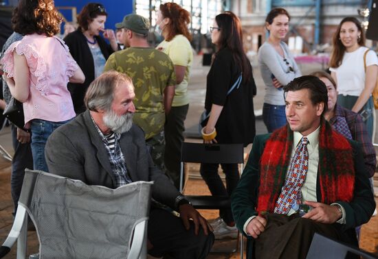 Возобновление съемок фильма "Белый снег"