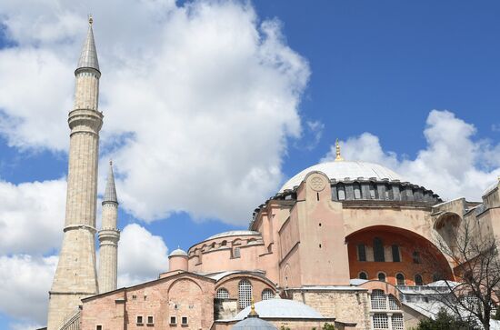 Собор Святой Софии в Стамбуле снова стал мечетью
