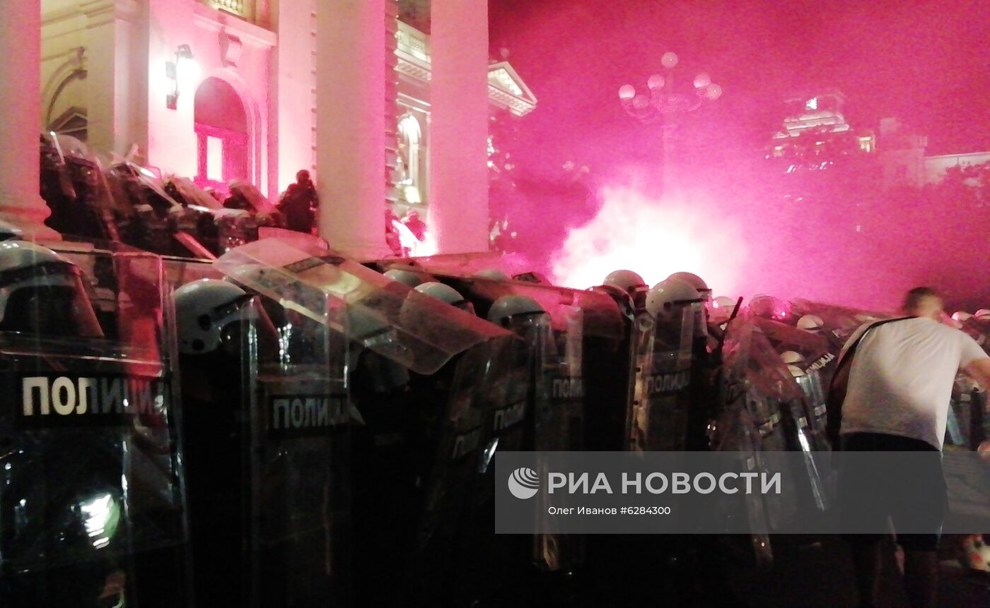 Протесты в Белграде