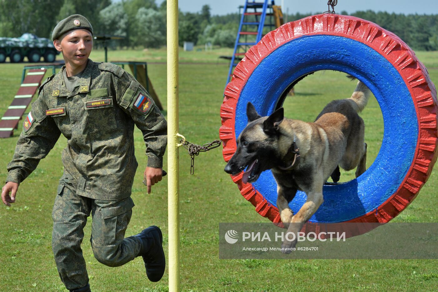 Всеармейский этап международного конкурса кинологов "Верный друг-2020"