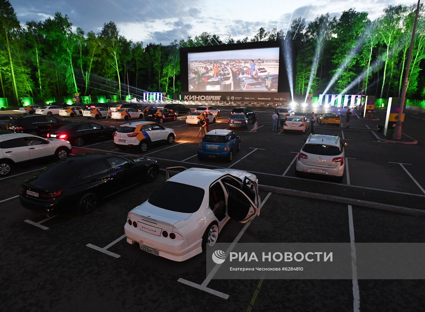 Открытие кинопаркинга в Москве