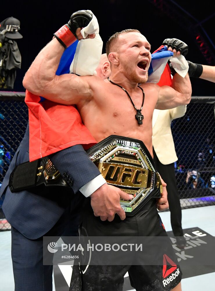 Пётр Ян стал чемпионом UFC в легчайшем весе