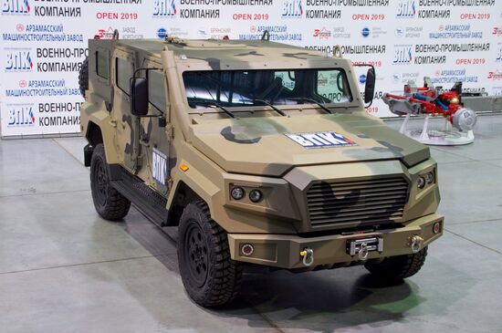 В России создали легкий бронеавтомобиль "Стрела"