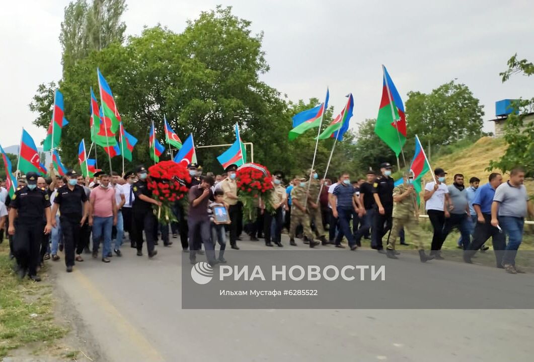 Похороны военнослужащих Азербайджана, погибших на границе с Арменией