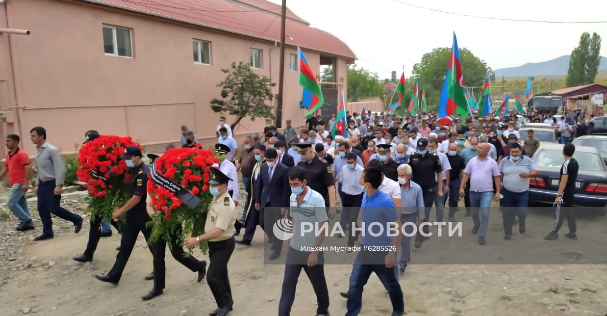 Похороны военнослужащих Азербайджана, погибших на границе с Арменией