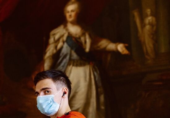 Музей-заповедник "Царское Село" под Петербургом открыл свои парки для посетителей