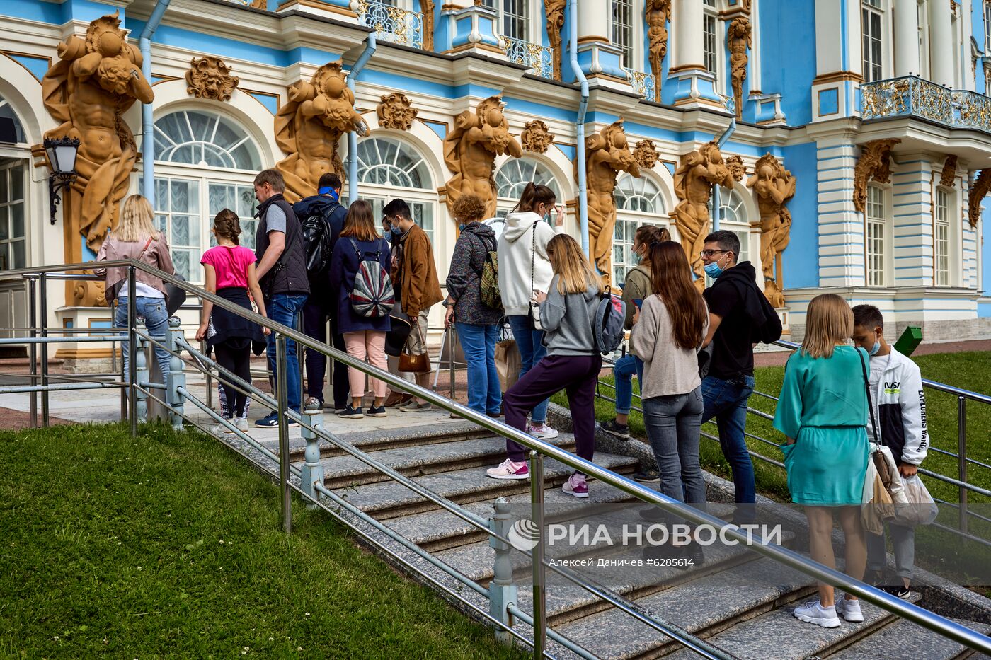 Музей-заповедник "Царское Село" под Петербургом открыл свои парки для посетителей