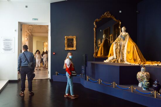 Музей-заповедник "Царское Село" под Петербургом открыл свои парки для посетителей