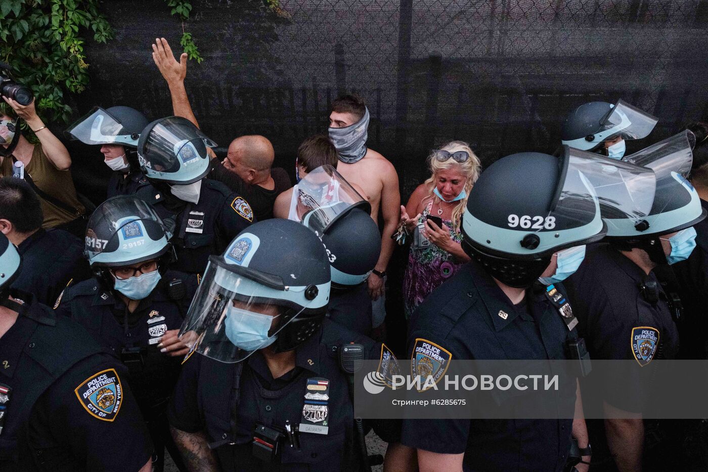 Столкновения между сторонниками и противниками акции BLM в Нью-Йорке