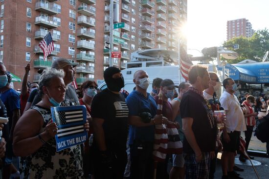 Столкновения между сторонниками и противниками акции BLM в Нью-Йорке