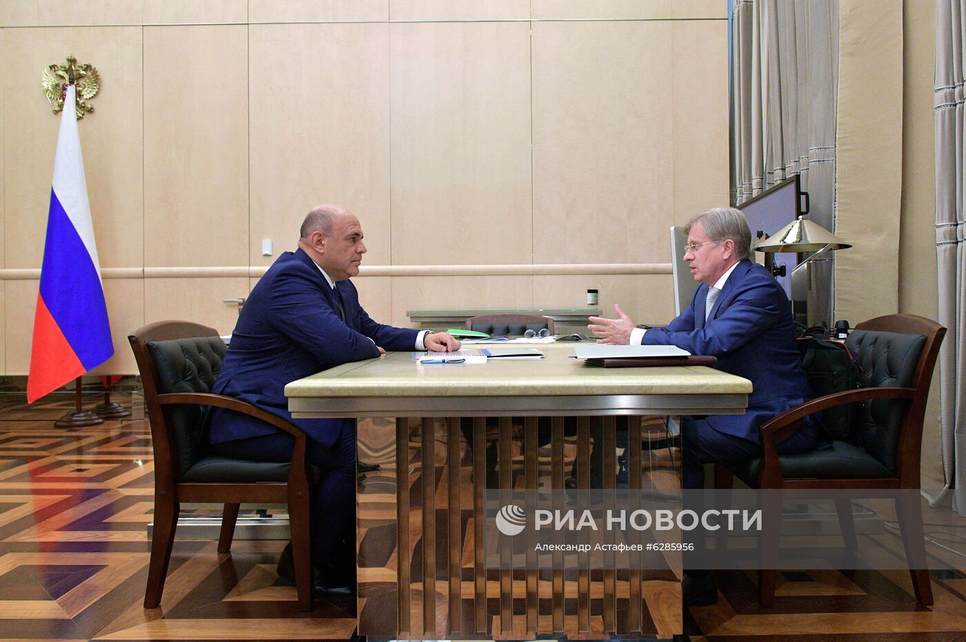 Премьер-министр РФ М. Мишустин провел встречу с главой "Аэрофлота" В.Савельевым