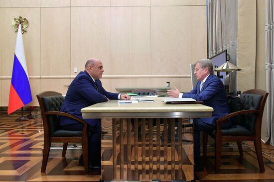 Премьер-министр РФ М. Мишустин провел встречу с главой "Аэрофлота" В.Савельевым