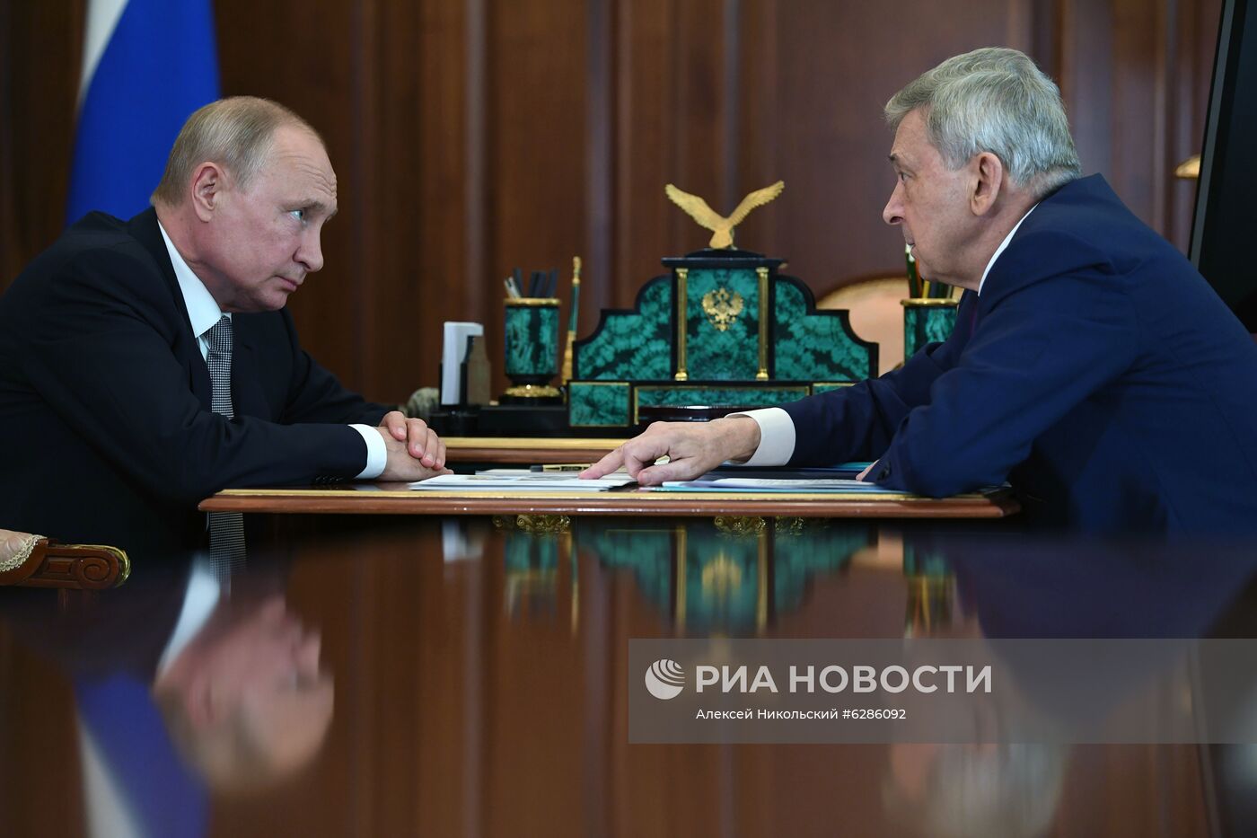 Президент РФ В. Путин встретился с президентом "НМИЦ эндокринологии" И. Дедовым