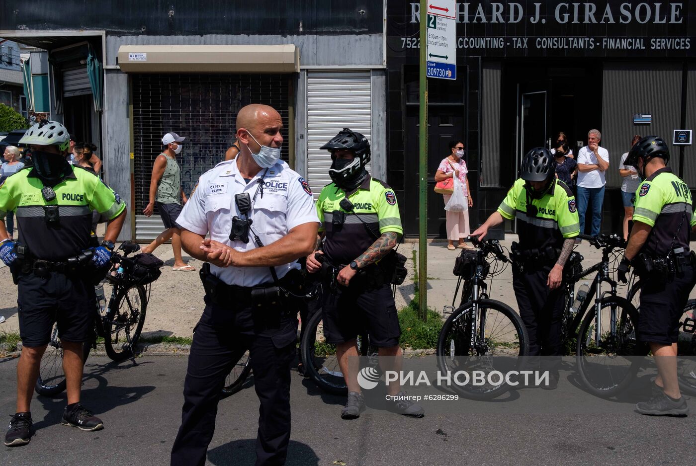 Столкновения между сторонниками и противниками акции BLM в Нью-Йорке