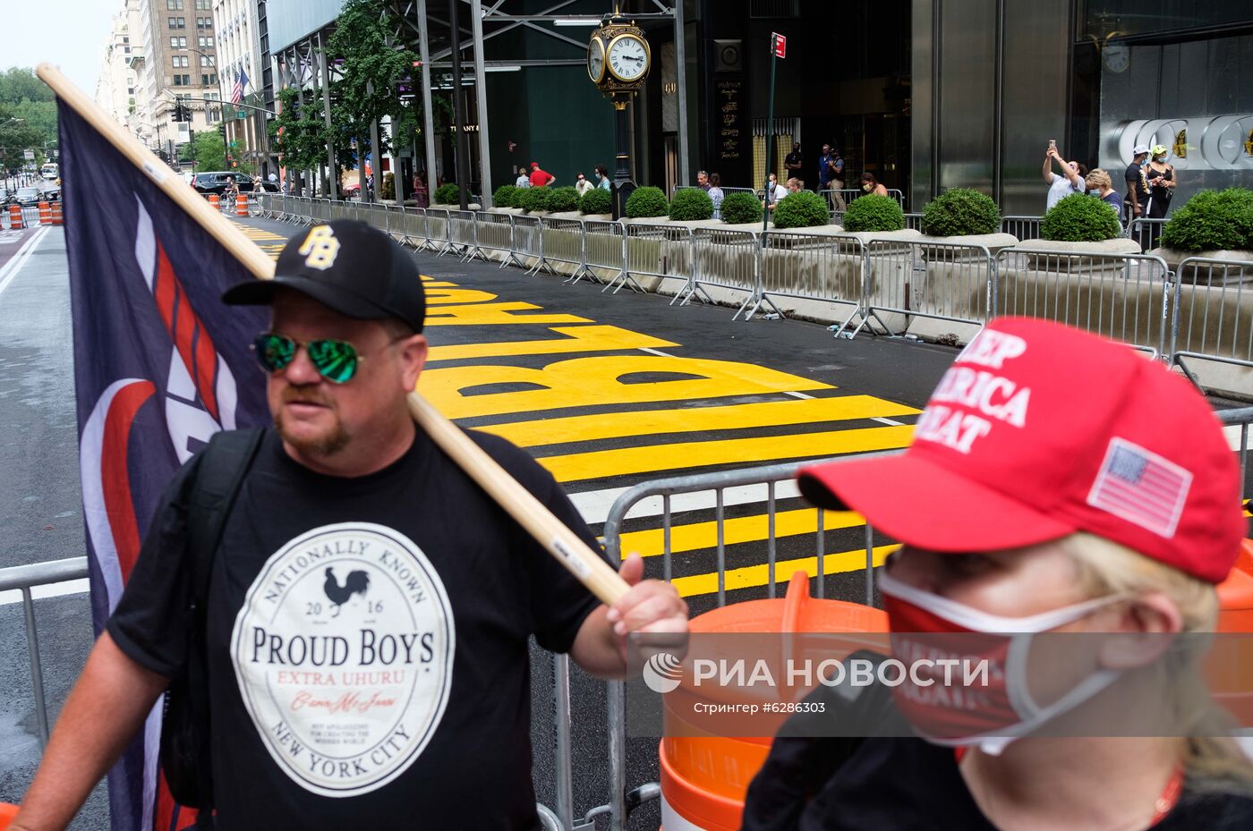 Столкновения между сторонниками и противниками акции BLM в Нью-Йорке