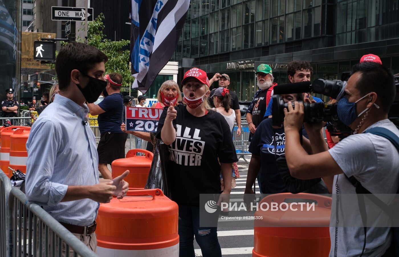 Столкновения между сторонниками и противниками акции BLM в Нью-Йорке