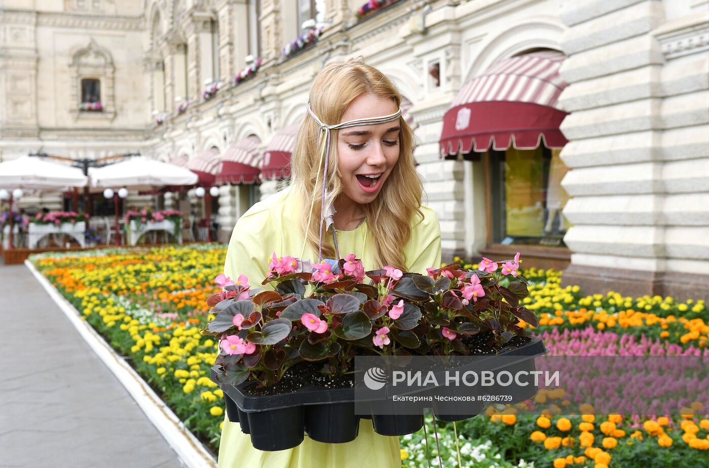 Фестиваль цветов в ГУМе 