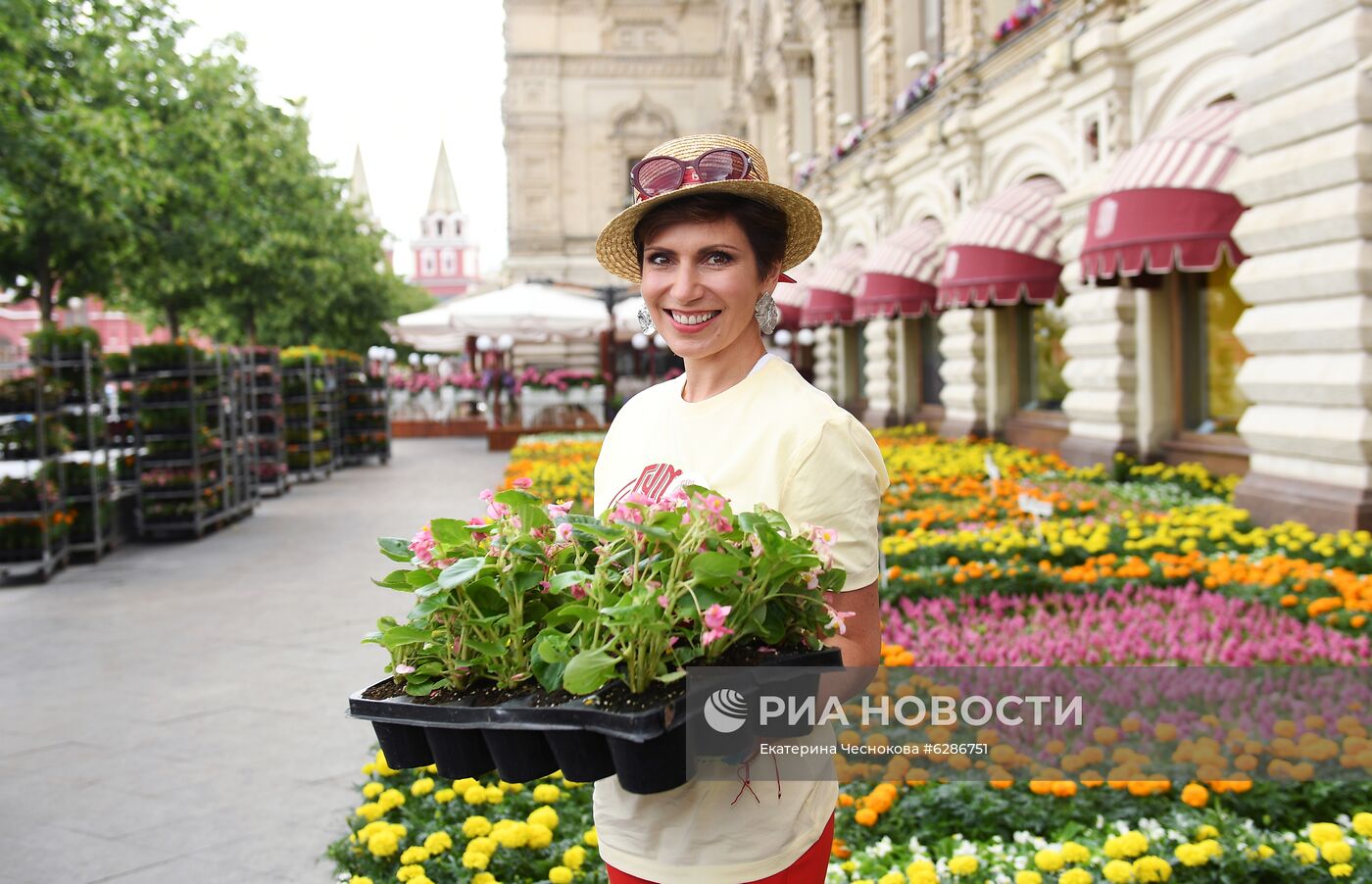 Фестиваль цветов в ГУМе 