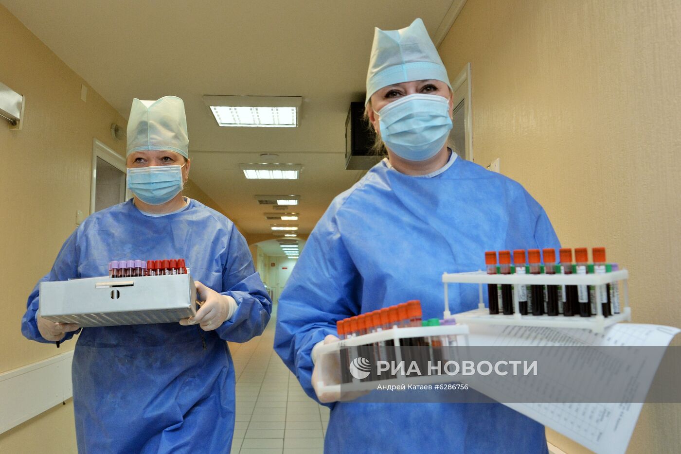 В России завершился первый этап испытания вакцины против COVID-19 