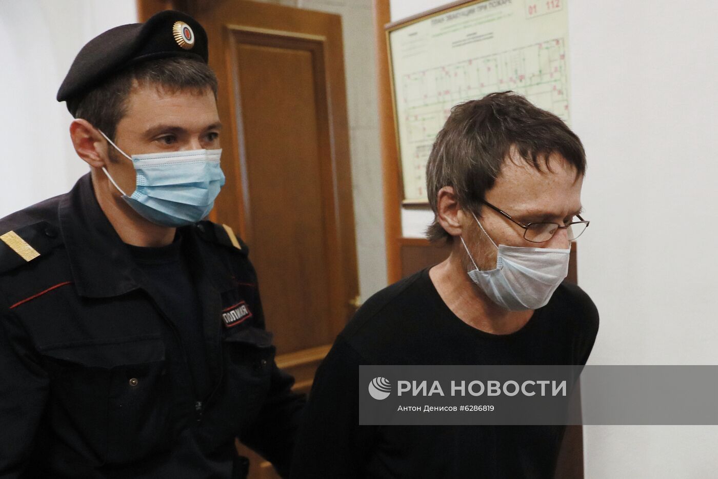 Рассмотрение ходатайства следствия о продлении ареста М. Кадырову 