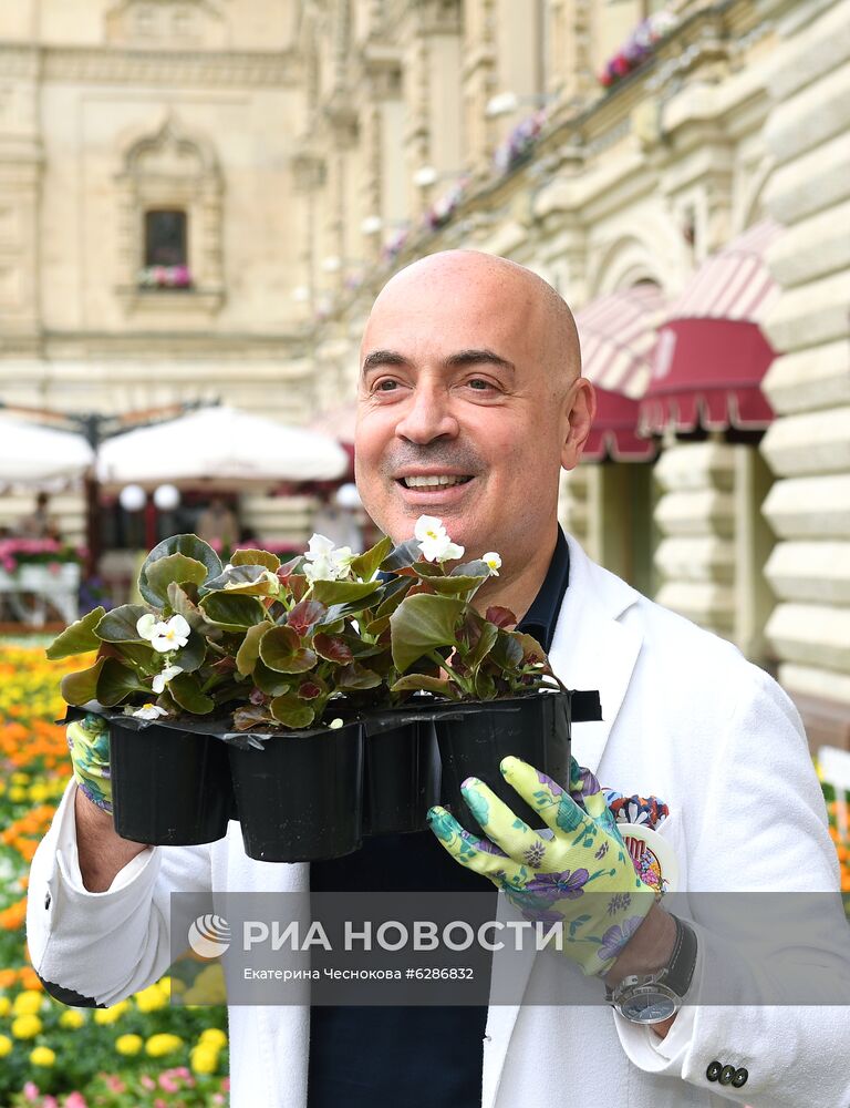 Фестиваль цветов в ГУМе 