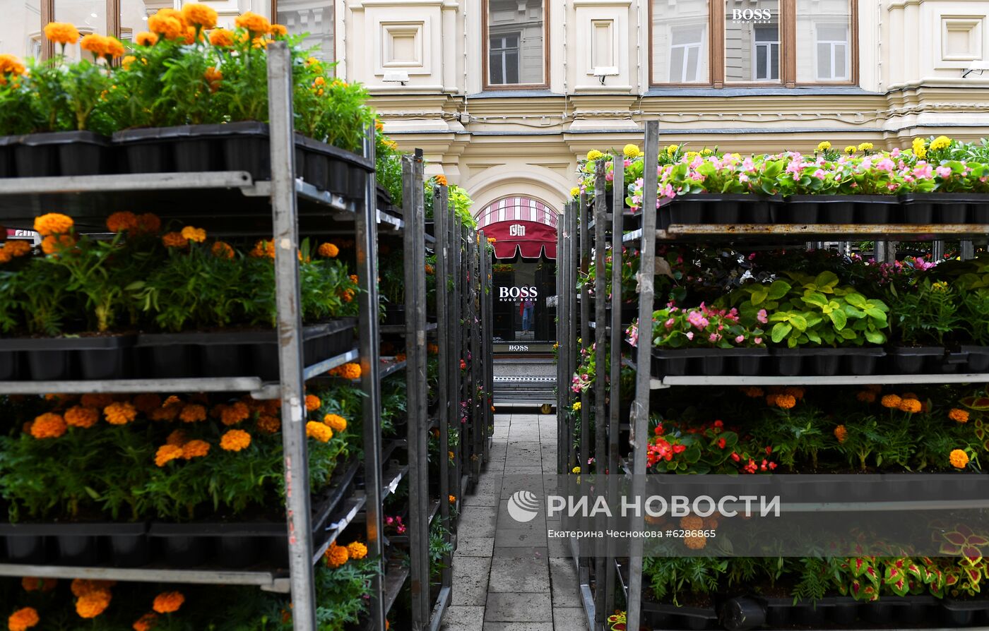 Фестиваль цветов в ГУМе 