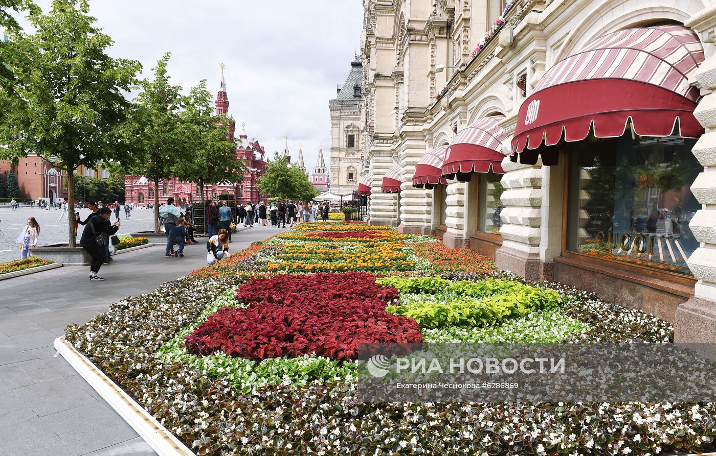 Фестиваль цветов в ГУМе 