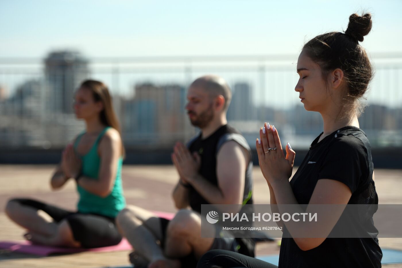 Утренние занятия по йоге и дыхательной гимнастике в Казани