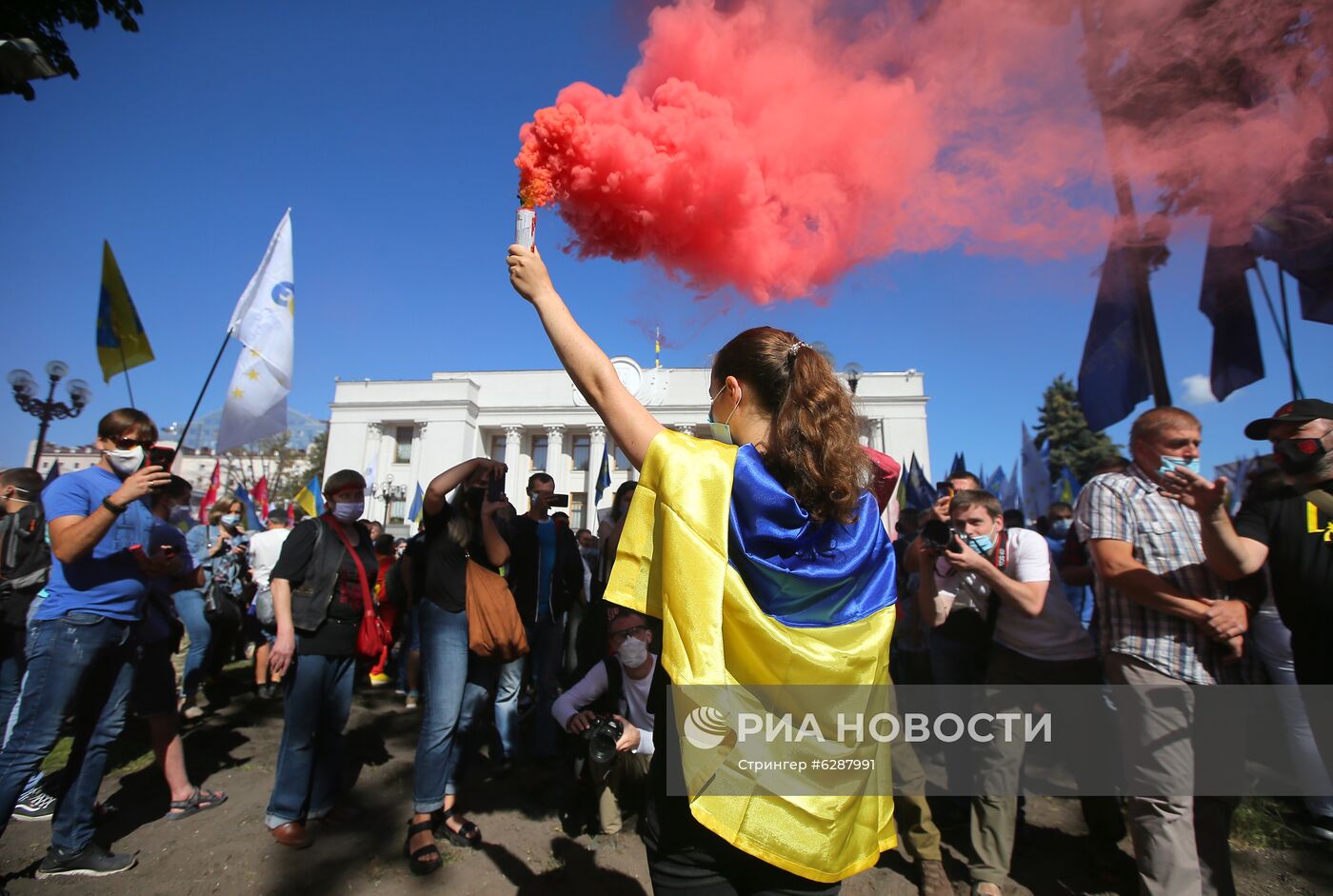 Рассмотрение Радой Украины закона о русском языке