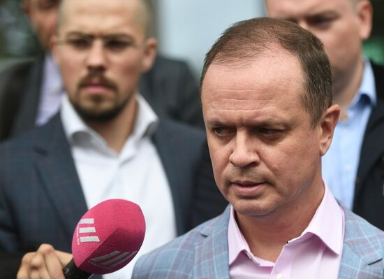 Рассмотрение жалобы на арест подозреваемого в госизмене И. Сафронова