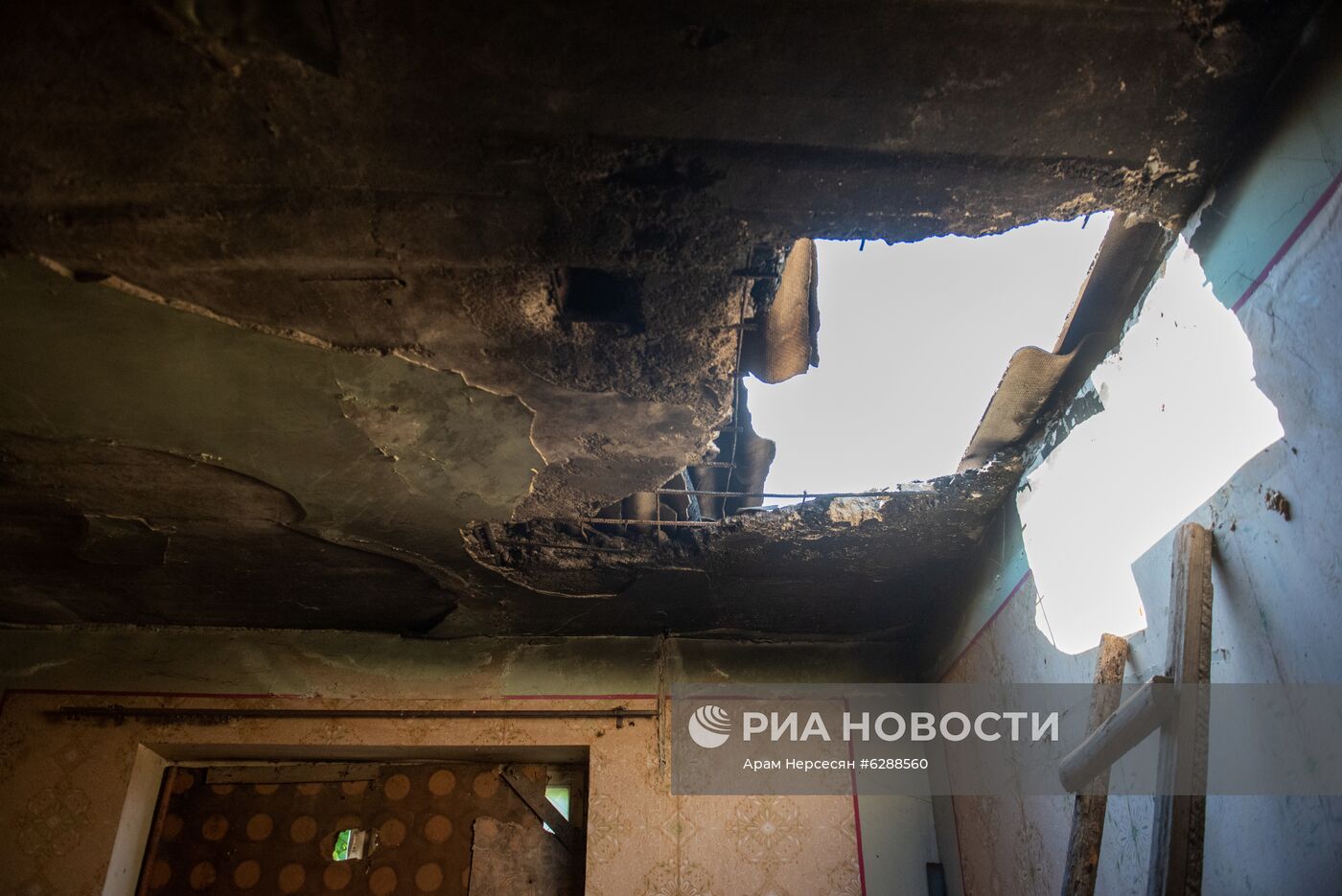 Последствия обстрела на армяно-азербайджанской границе