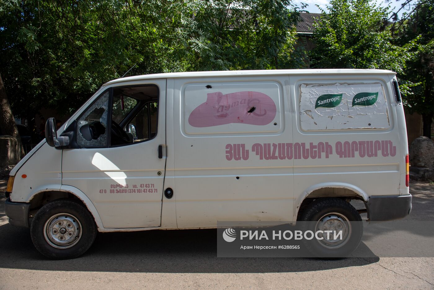 Последствия обстрела на армяно-азербайджанской границе