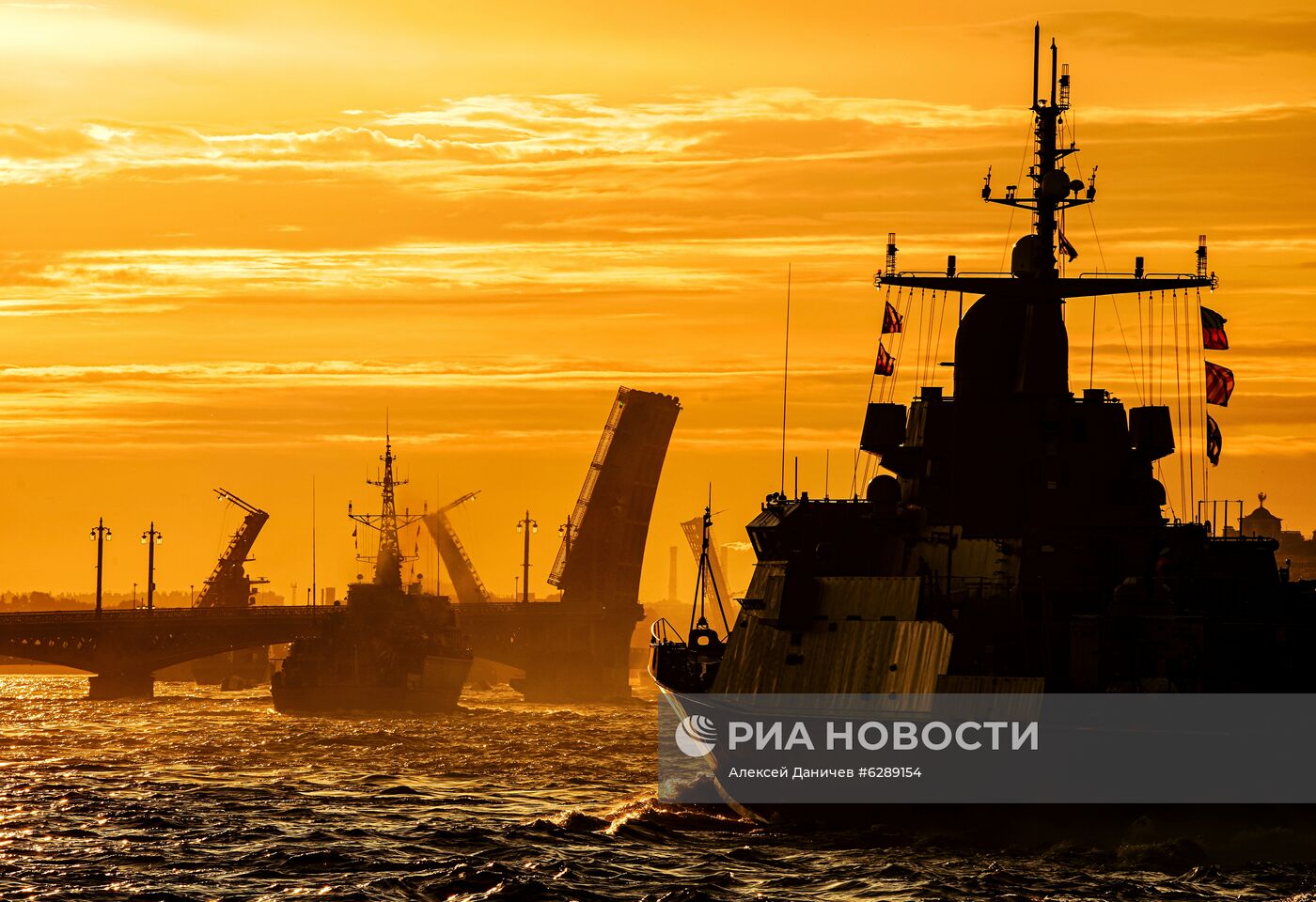 Репетиция парада в честь Дня Военно-морского флота